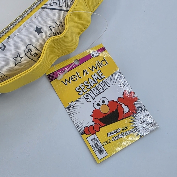 Wet n Wild x Sesame Street Yellow & White Makeup Bag - Picture 6 of 7